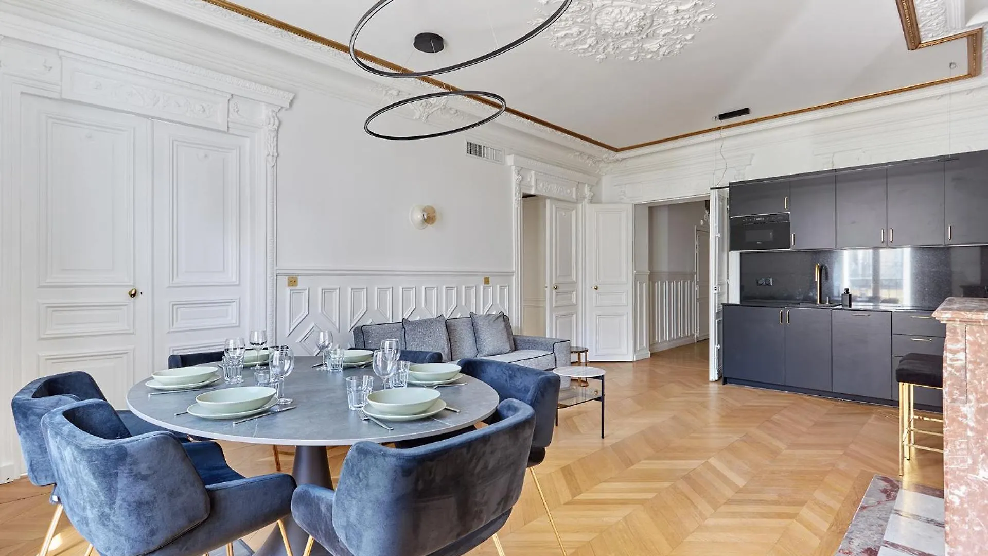 Sublime Apartment Montaigne Arc De Triomphe By Studioprestige Paris
