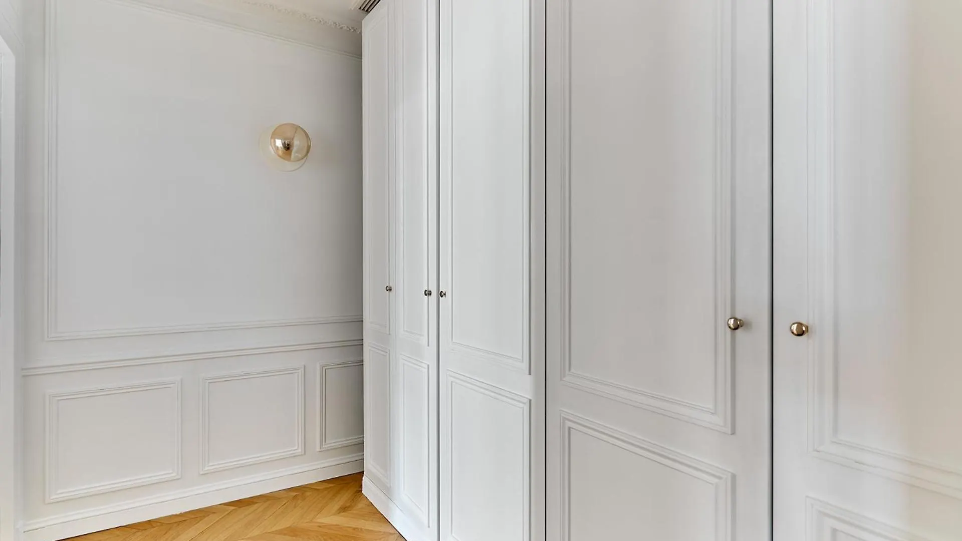 Sublime Apartment Montaigne Arc De Triomphe By Studioprestige Paris