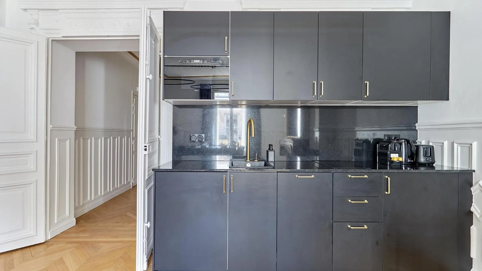 Sublime Apartment Montaigne Arc De Triomphe By Studioprestige Paris